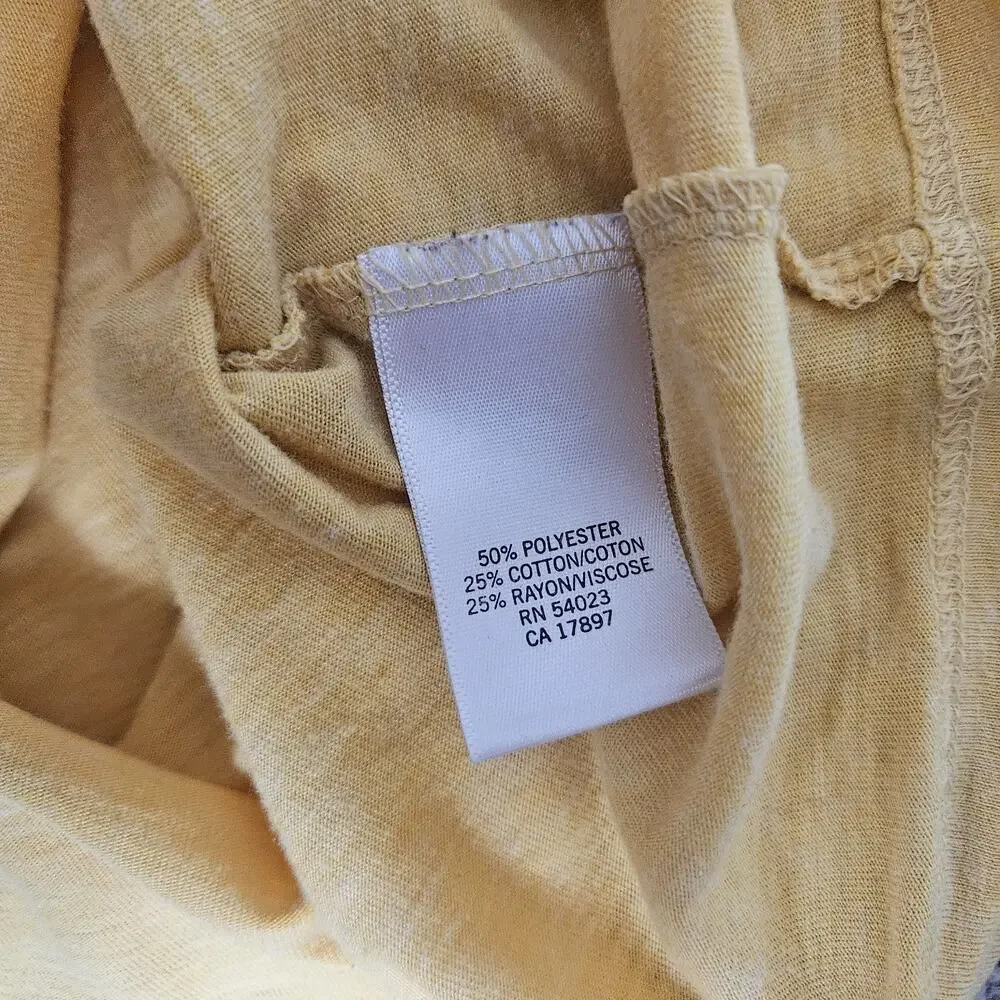 Banana Republic Graphic T-Shirts Men's Large Lot Of 2 Vintage Style Red Yellow